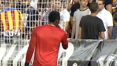 Lección de humanidad que le dio Kameni a un padre que insultaba