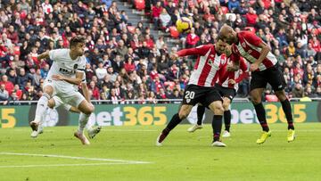 Gabriel Paulista, Mikek Rico y Aduriz. 