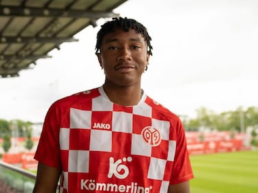 Honduras no se irá de Europa hasta encontrar a su nuevo delantero