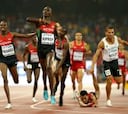 Asbel Kiprop maneja la táctica y gana su tercer oro en 1.500