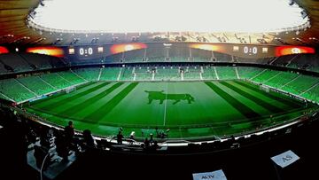 El estadio de Krasnodar luce un toro en el centro del campo.