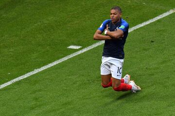 El goleador francés ha entregado la mejor actuación individual del Mundial con un hat-trick frente a Argentina en los Octavos de Final. Con su velocidad y regate, es un peligro para cualquier defensa. 