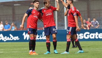 Pablo Ibáñez celebra su gol con Nacho Vidal y Torres.