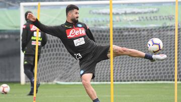 Hysaj con el Nápoles.