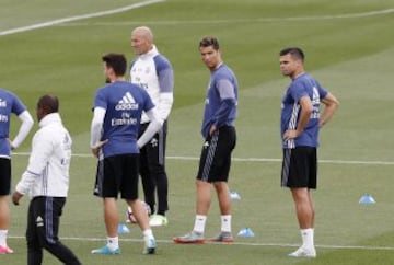 Último entrenamiento del Madrid antes de recibir al Sevilla