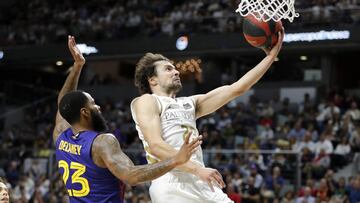 Sergio Llull, ante el Barça en la Supercopa Endesa 2019.