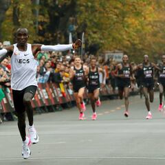 Kipchoge reta al cronómetro