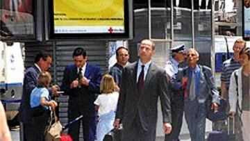 <b>TRAS SUS PASOS.</b> Detectives se encargaron de controlar los movimientos de Javier Imbroda y de otras personas cercanas al entonces entrenador del Caja San Fernando.