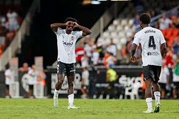 04/09/22 PARTIDO PRIMERA DIVISION 
JORNADA CUATRO
VALENCIA CF - GETAFE CF
FIN DE PARTIDO SALUDO 
THIERRY CORREIA YUNUS MUSAH