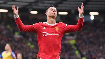 MANCHESTER, ENGLAND - FEBRUARY 12: Cristiano Ronaldo of Manchester United reacts after a missed chance during the Premier League match between Manchester United and Southampton at Old Trafford on February 12, 2022 in Manchester, England. (Photo by Laurenc