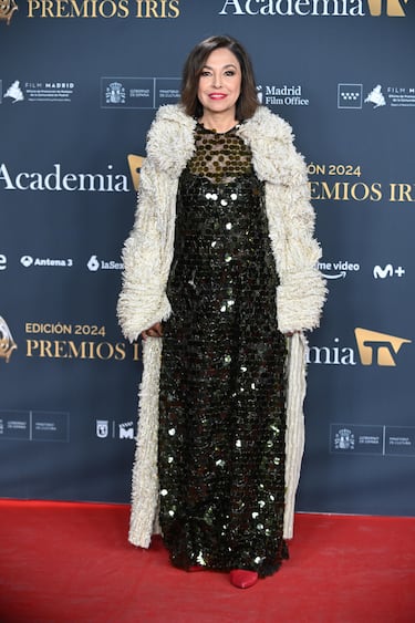 Isabel Gemio posa en la alfombra roja de los Premios Iris 2024, los galardones organizados por la Academia de la Televisión.