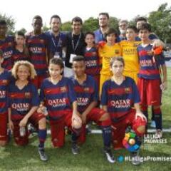 El Barça negó a su infantil una foto con Raúl y luego rectificó