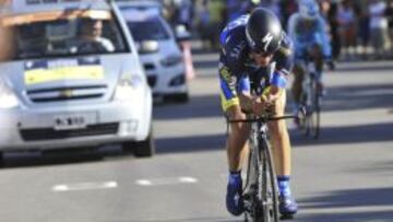 Fotografía cedida por la Agencia de Noticias San Luis (ANSL) del ciclista español Alberto Contador durante la cuarta etapa del Tour de San Luis.