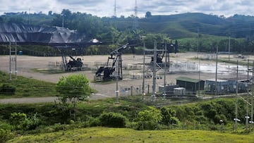 FILE PHOTO: Oil pumpjacks are pictured in an Ecopetrol oil field in Barrancabermeja, Colombia October 11, 2024. REUTERS/Nelson Bocanegra/File Photo