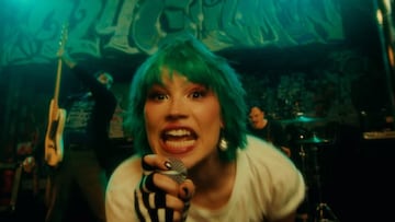 Kat Moss, la cantante de la banda estadounidense Scowl.