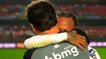 Neymar sale desconsolado por el 6-0 en contra