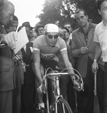 Es el cuarto país que más Tour tiene, con diez títulos, por detrás de Francia, Bélgica y España. El primer ciclista que ganó el Tour fue Ottavio Bottecchia dos veces consecutivas, en los años 1924 y 1925. De hecho, en la primera fue líder desde el principio hasta la última etapa. Su muerte causó mucha polémica, ya que Bottecchia era socialista, cosa que nunca ocultó durante la época de la Italia de Mussolini. En el año 1938 y 1948 ganó Gino Bartali, sumando dos más para su país. Cabe destacar que, durante la Segunda Guerra Mundial, Bartali arriesgó su vida para salvar a 800 personas de los campos concentración. Durante este conflicto bélico, no se celebró ninguna etapa del Tour. Después llegaría Fausto Coppi, otro ciclista italiano que hizo doblete en esta competición (1950 y 1952), considerado uno de los más grandes de todos los tiempos en este deporte. Gastone Nencini (1960) y Felice Gimondi (1965) se sumaron a la lista de ganadores. Antes del 2000, Marco Pantani también logró el Tour (1998). Finalmente, el último ciclista italiano en ganar fue Vincenzo Nibali en 2014.