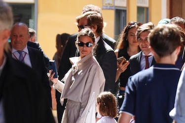 Amaia Salamanca y Rosauro Varo antes de la procesión de Domingo de Ramos a 29 de Marzo de 2026 en Sevilla.