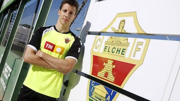 Guillermo, posando después del entrenamiento del Elche.