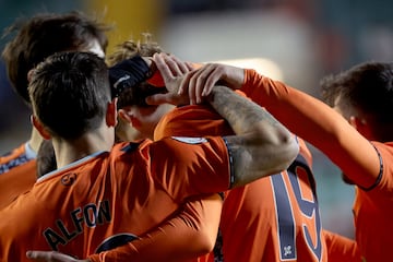 SALAMANCA, 03/12/2024.- Los jugadores del Celta celebran uno de los goles durante el encuentro de segunda ronda de Copa del Rey que Salamanca UDS y Celta de Vigo disputan este martes en el estadio Helmántico, en Salamanca. EFE/ JM García
