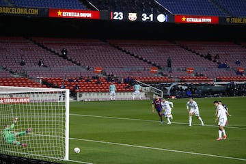 3-2. Enes Unal marcó de penalti el segundo gol.