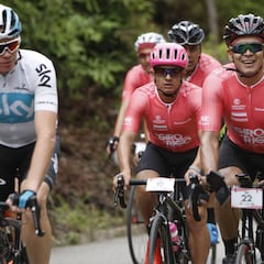 Froome firma con pedalazos su aventura en Colombia