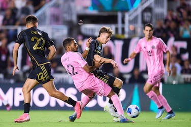 Bouanga le abolla la corona a Messi e Inter Miami