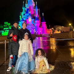 Las vacaciones de Georgina sin Cristiano en Disneyland