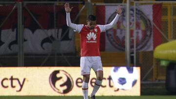 Gustavo Costas se la jugó por Yulián Anchico en mitad de campo de Santa Fe, buscando más juego interior, y el volante ha respondido.