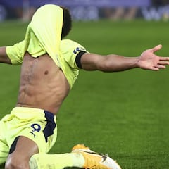 El Newcastle espabila al final