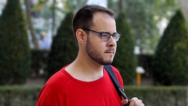 Pablo ha recibido múltiples condenas en España, principalmente por delitos relacionados con sus letras y mensajes en redes sociales, que incluyeron enaltecimiento del terrorismo e injurias a la Corona y a las fuerzas de seguridad. Sus condenas más destacadas son: Nueve meses de prisión por enaltecimiento del terrorismo e injurias y calumnias contra la Corona y las instituciones del Estado, dos años de prisión por enaltecimiento del terrorismo en una sentencia anterior de 2014 y dos años y medio de cárcel adicionales por amenazar e intentar agredir a un testigo en un juicio anterior, condena que fue confirmada en febrero de 2021.