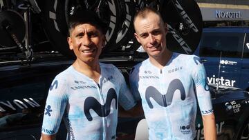 Nairo Quintana y Enric Mas posan para AS en Lisboa con el nuevo maillot del Movistar.