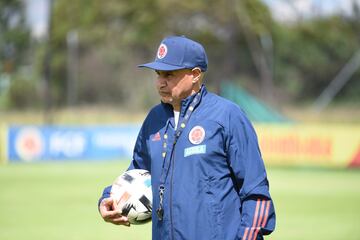 Las dirigidas por Carlos Paniagua iniciaron sus entrenamientos en la Sede Deportiva de la Federación Colombiana de Fútbol en Bogotá.