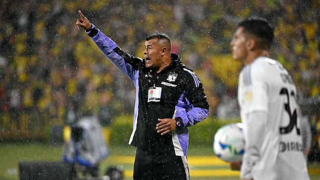 Almirón da la cara por los errores de Colo Colo en Colombia: “Eso no puede pasar”