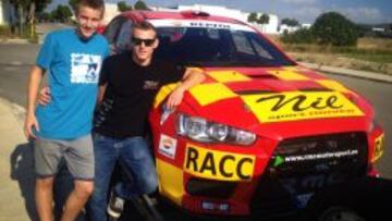 Nil Solans, a la derecha, con su hermano Jan, que es líder del Campeonato de España de Autocross júnior