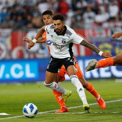 Lucero alarma a Colo Colo