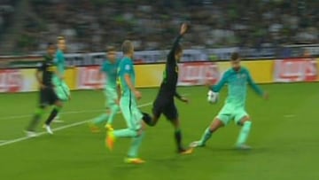 Piqué handball in the box, no penalty given