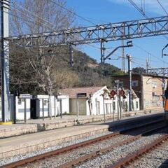 Un tren choca contra un árbol en Sils: hay 12 heridos leves