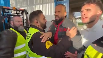 El enganchón tremendo de Bebé con los aficionados tras recibir un 1-5 en casa: la seguridad intervino