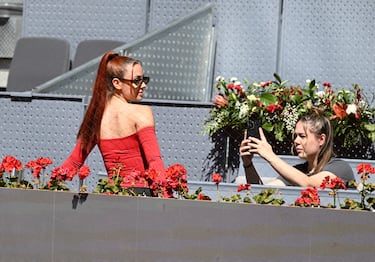 La influencer Ari Geli durante el partido de Paula Badosa contra Jéssica Bouzas.