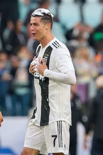 Cristiano Ronaldo celebra el campeonato de liga.