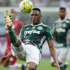 Yerry Mina lleva un mes de vacaciones y esperando