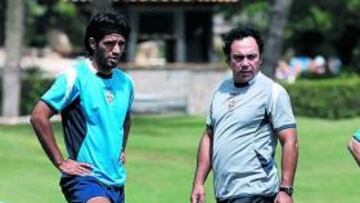 <b>TRANQUILO. </b>Ni en las peores circunstancias Cúper tiembla.