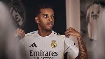 Rodrygo Goes con la nueva equipación del Real Madrid para la temporada 2025-26.