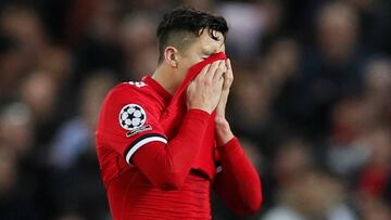 Soccer Football - Champions League Round of 16 Second Leg - Manchester United vs Sevilla - Old Trafford, Manchester, Britain - March 13, 2018   Manchester United&rsquo;s Alexis Sanchez looks dejected                REUTERS/David Klein