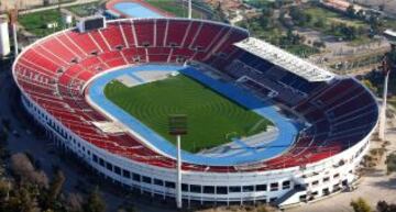 Estadio Nacional | Santiago: Uno de los recintos más emblématicos de Sudamérica, que ha albergado varias finales de Copa Libertadores, de Copa América y la final del Mundo de 1962. Con las remodelaciones, su capacidad quedó en 48.745 y será la sede del partido decisivo de la Copa América 2015.