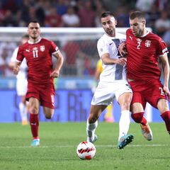 Serbia se relaja, Eslovenia resurge