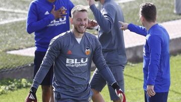 25/11/18
 VALENCIA CF
 ENTRENAMIENTO PUERTA CERRADA
 NETO