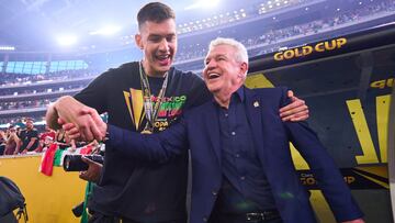 Cesar Montes and Javier Aguirre head coach of Mexico during the Final match between United States USA) and Mexico (Mexican National Team) as part of the 2025 CONCACAF Gold Cup at NRG Stadium, on July 06, 2025 in Houston, Texas, United States.