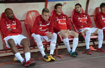 En mayo de 2016 fue convocado para la 35ª jornada de liga con el primer equipo del Estrella Roja, que ganó la temporada.